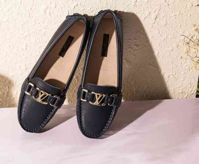 LV Loafers Women--019